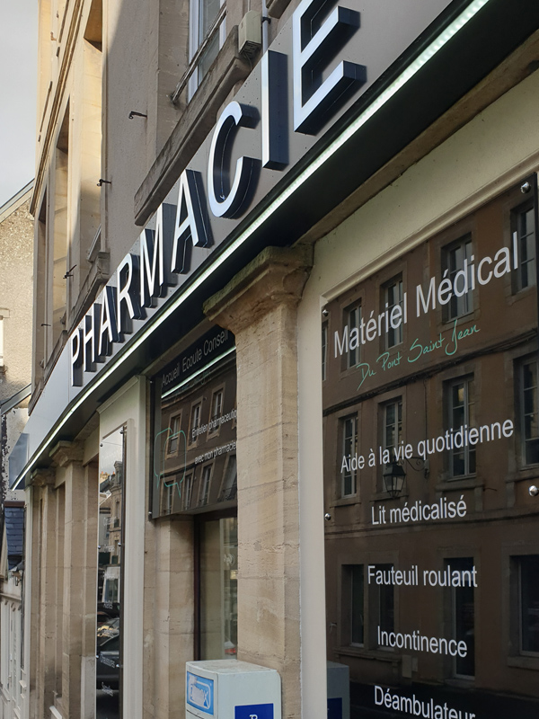 Agencement d'une pharmacie à Bayeux