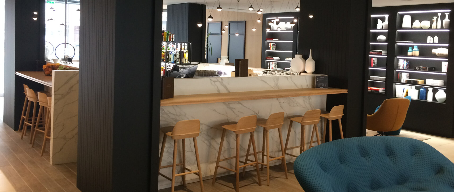 Salon aménagé sur mesure dans un hôtel