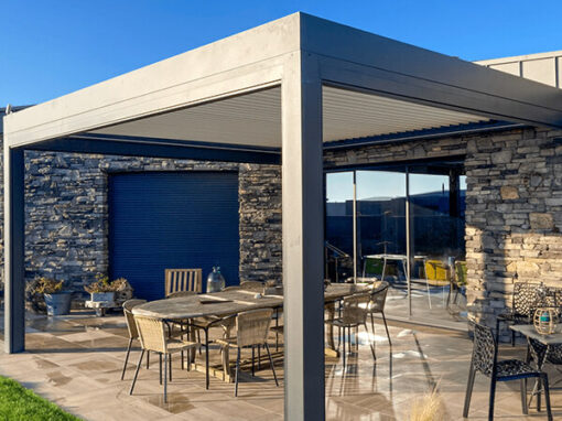 FOURNITURE ET POSE D’UNE PERGOLA BIOCLIMATIQUE DANS LA MANCHE